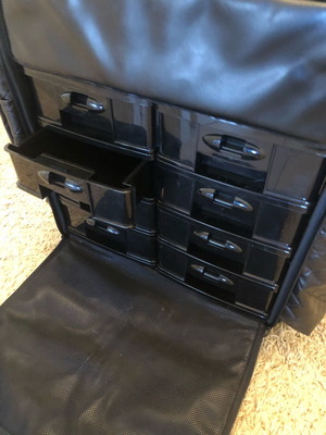 Professional makeup case like new