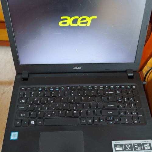 Acer Aspire 3 A315-51-38GT laptop used, i3-6006U, 4GB RAM, no HDD