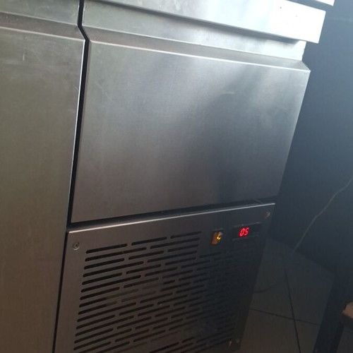 Display case used in good condition