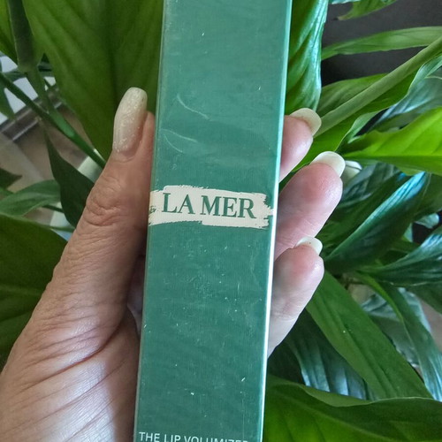 La Mer The Lip Volumizer new luxury lip gloss with hyaluronic acid