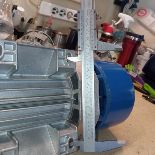 Three-phase motors new, 0.5 Hp with brake and 0.25 Hp without brake