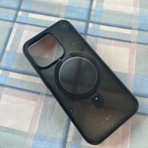 Apple iPhone 15 Pro 256GB black with case