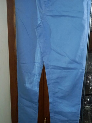 Vero Moda Jean size 34 like new with extra button