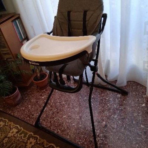 Highchair and baby bath like new for rectangular bathtub