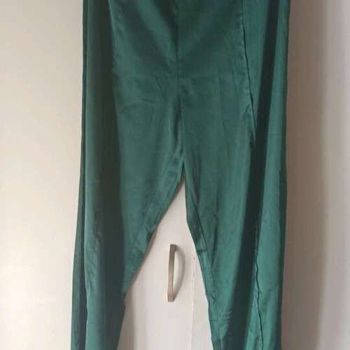 Satin pants green medium like new