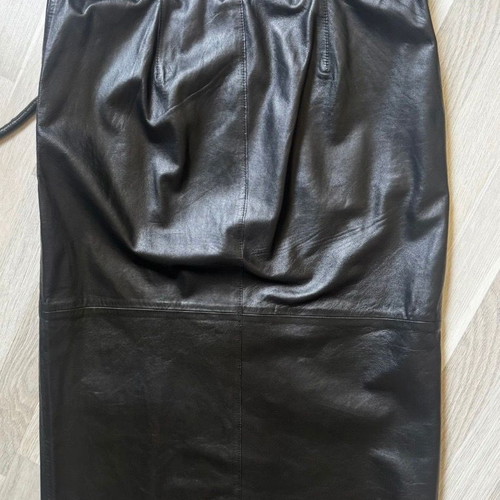Day Birger & Mikkelsen black leather midi skirt used with belt