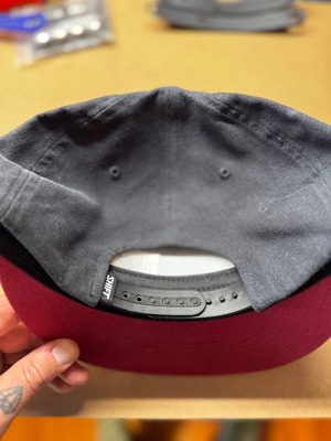 Shift flat hat like new, black with adjustable size