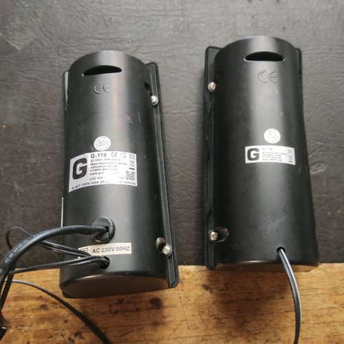 Mini speakers G used with cable and headphone connection