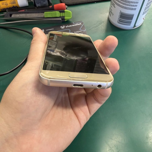 Samsung A3 smartphone used, gold, 16GB, Android