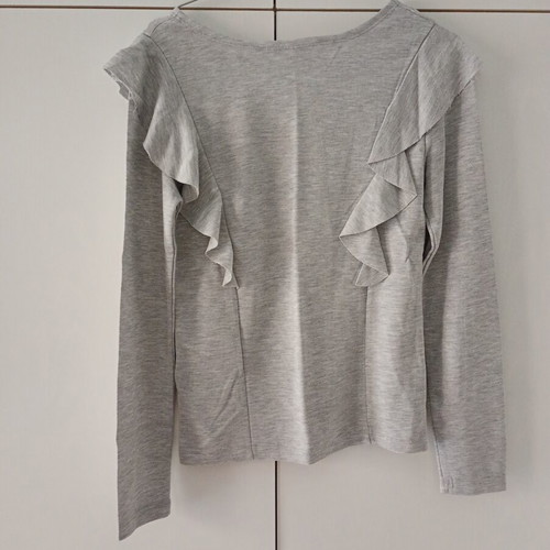 H&M Medium Gray Top like new