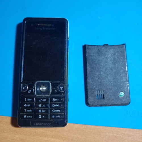 Sony Ericsson c510 used for parts without battery and charger