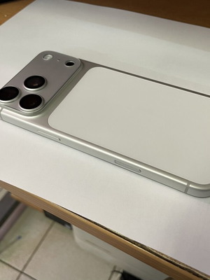 iPhone 17 Pro Max 256GB ασημί σαν καινούργιο με αξεσουάρ