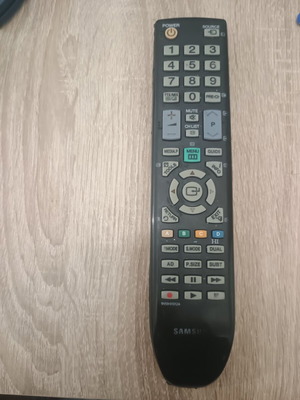 Samsung TV remote control like new, functional