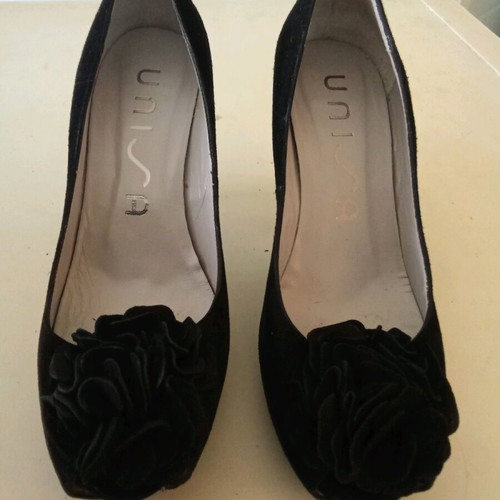 Unisa peep toe pumps with flower decoration, like new, size 37, black
