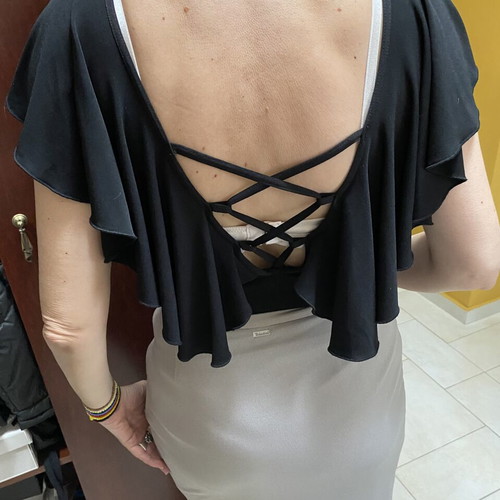 Top with beautiful back like new, size S/M, black