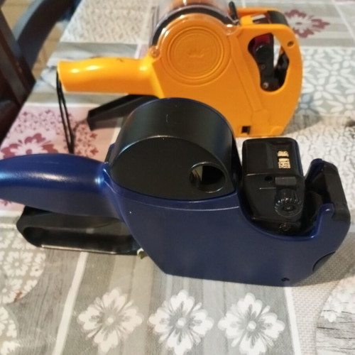 Jolly price labeler like new, set of 2 pieces