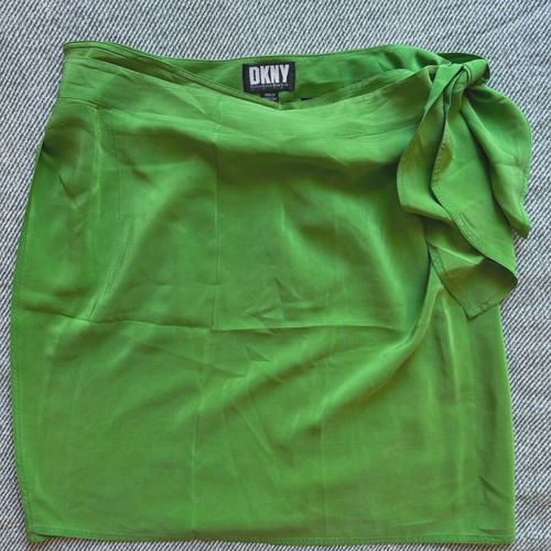 DKNY silk wrap skirt like new, green, size L