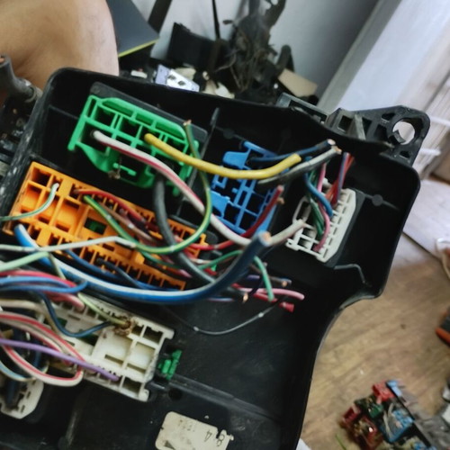 Fuse box used for Mazda 323, 626, Premacy