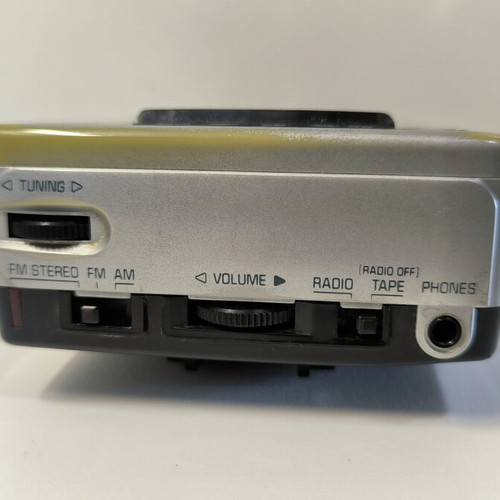 General Electric GE 3-5477B portable cassette player vintage used