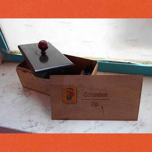 Box with tools for lithographic reproduction used, Columbus