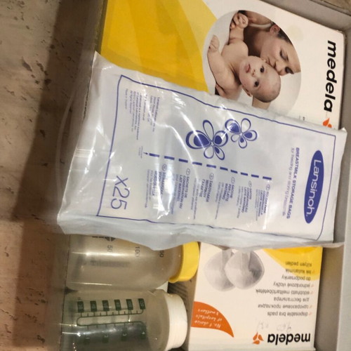Medela Breast Pump like new with accessories