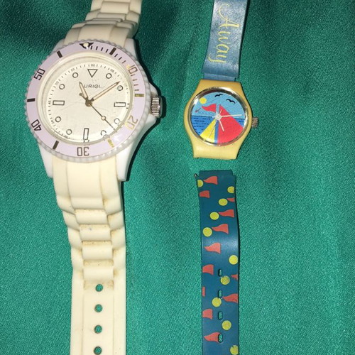 Wristwatches used, pack of 2, for repair