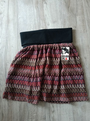 Women's skirt new, size S, black