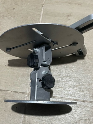Adjustable ceiling mount for projectors like new, metal