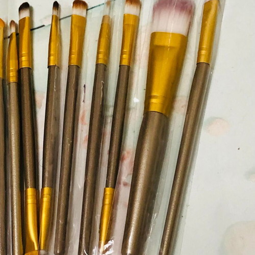 Makeup brush set of 13 pieces like new