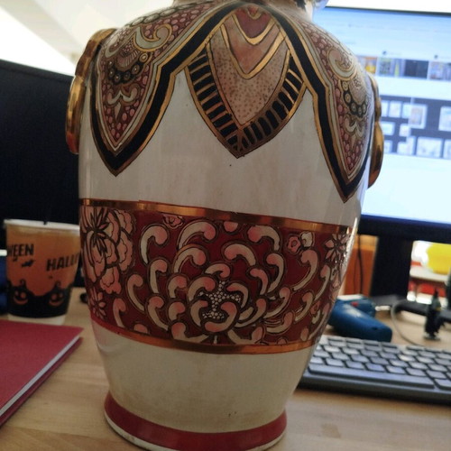 Handmade vase like new, made in Macau, height 31 cm