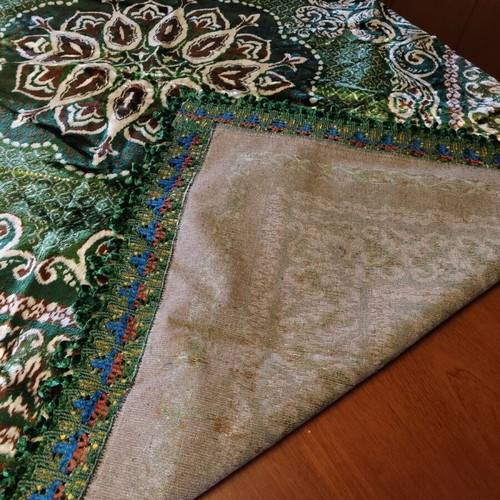 Vintage velvet tablecloth 160 x 160 like new