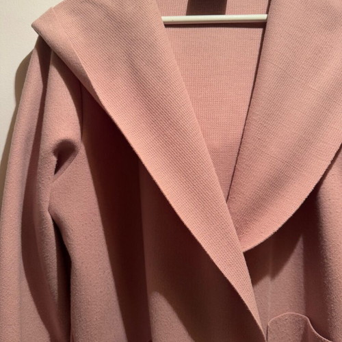 Light pink coat with belt and hood like new, one size