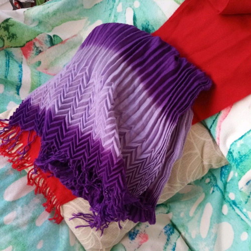 Red scarf like new Alexi Andriotti with gift purple pashmina