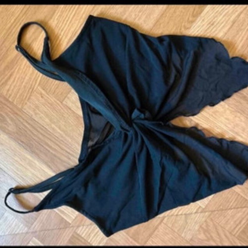 Abysse black top like new, size XS