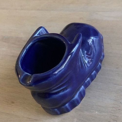 Porcelain ashtray in shoe shape new