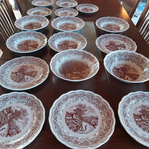 Swiss Landscape plates set with country cottage motif, new