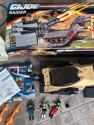 GI Joe Raider όχημα μεταχειρισμένο με 3 φιγούρες και φυλλάδια