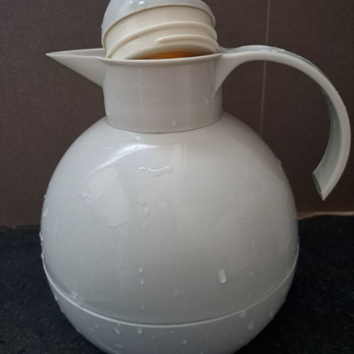 Thermos jug used, white, 1 liter capacity
