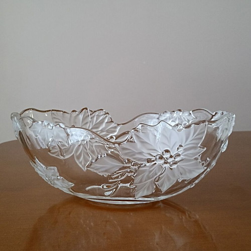 Mikasa crystal bowl Poinsettia centerpiece, like new
