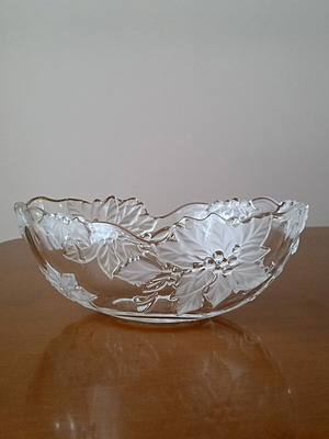 Mikasa crystal bowl Poinsettia centerpiece, like new