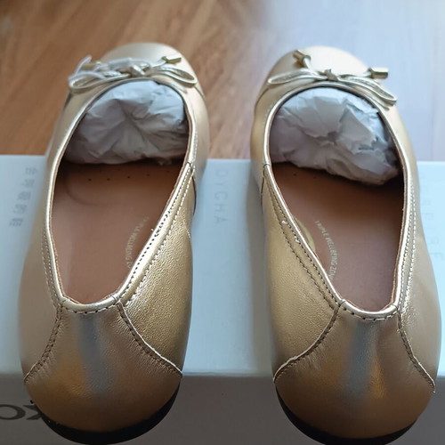 Geox ballerinas gold new, size 38