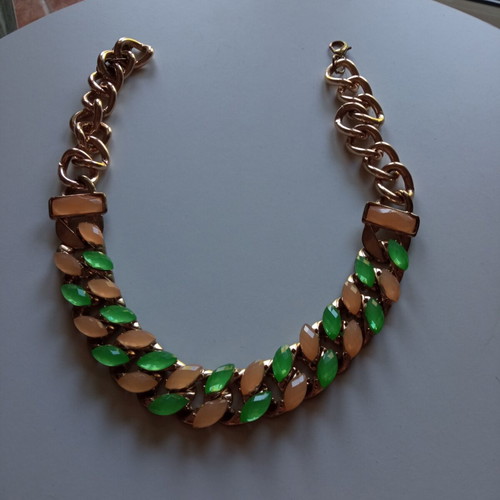 Necklace used, multicolored