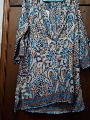 Celestino multicolor shirt new, one size