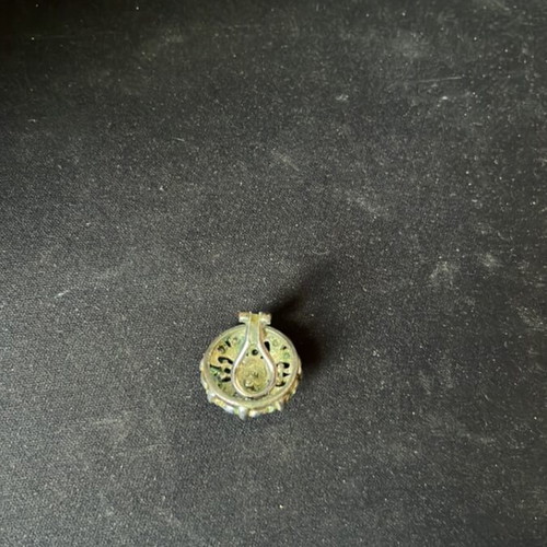 Fake earring used without piercing
