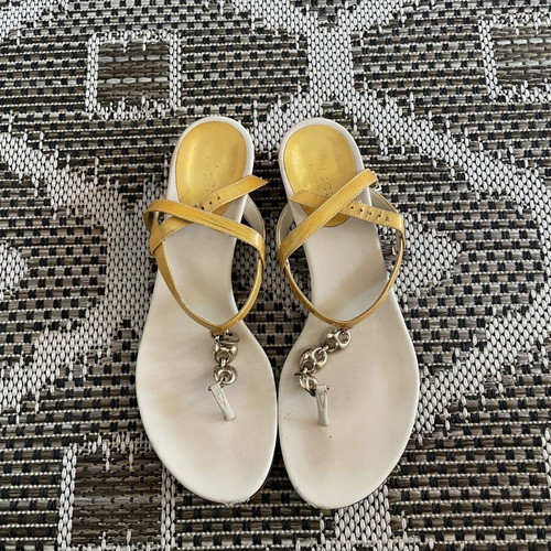 Gucci sandals yellow size 38.5