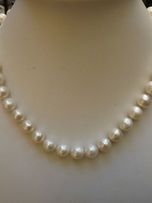 Cultured white pearl necklace 9.5-10 mm with silver clasp, new
