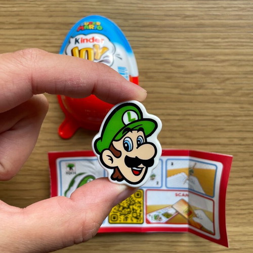 Фигура Luigi Kinder Joy Super Mario Nintendo 2025 нова