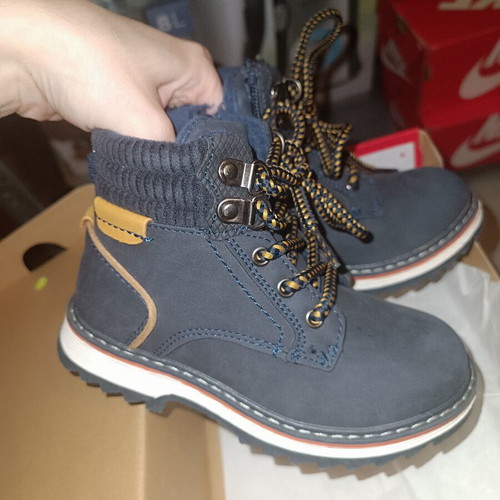 Boots size 27 like new