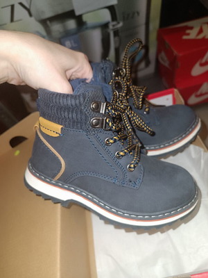 Boots size 27 like new