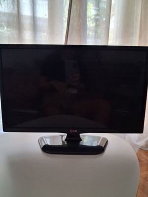 LG 20-inch TV, like new